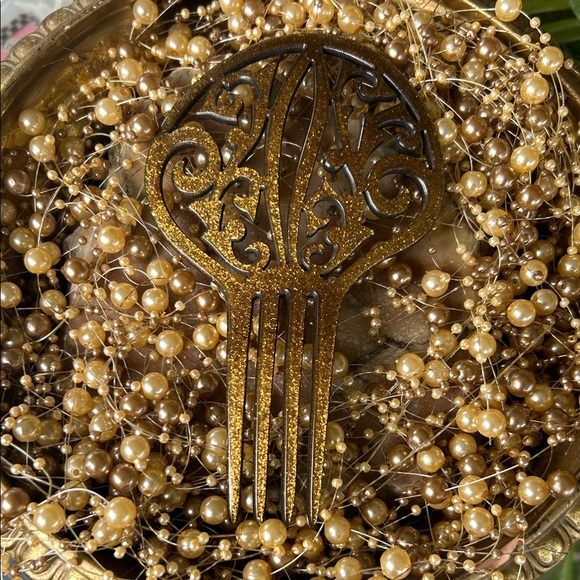Vintage Victorian Gold Glitter Ornate Hair Comb